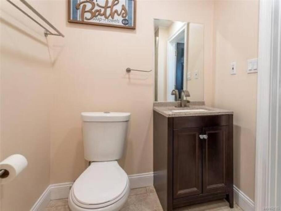 Home Away From Home On Lasalle - 3 Bd 2 Bth Slps 6 Niagara Falls Kültér fotó