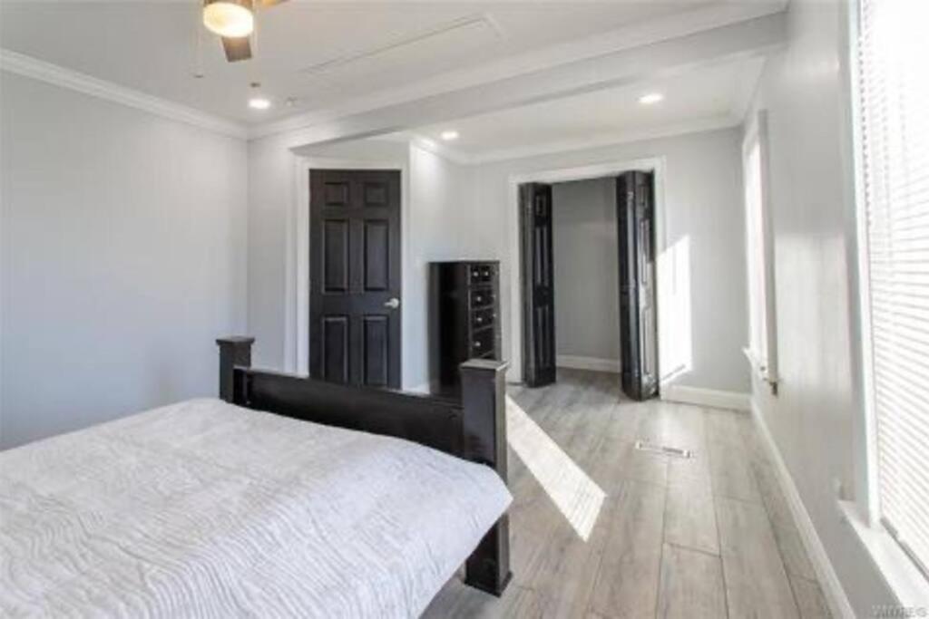 Home Away From Home On Lasalle - 3 Bd 2 Bth Slps 6 Niagara Falls Kültér fotó