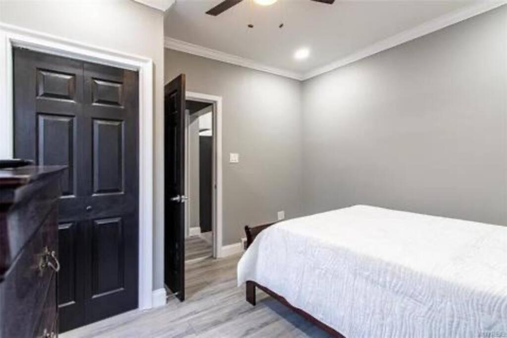 Home Away From Home On Lasalle - 3 Bd 2 Bth Slps 6 Niagara Falls Kültér fotó