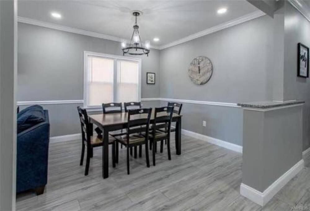 Home Away From Home On Lasalle - 3 Bd 2 Bth Slps 6 Niagara Falls Kültér fotó
