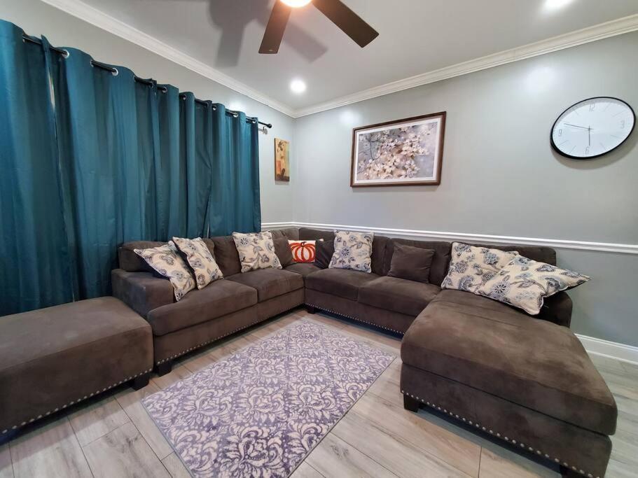 Home Away From Home On Lasalle - 3 Bd 2 Bth Slps 6 Niagara Falls Kültér fotó