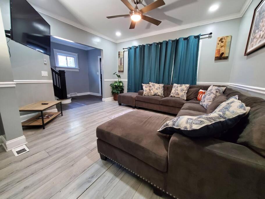 Home Away From Home On Lasalle - 3 Bd 2 Bth Slps 6 Niagara Falls Kültér fotó