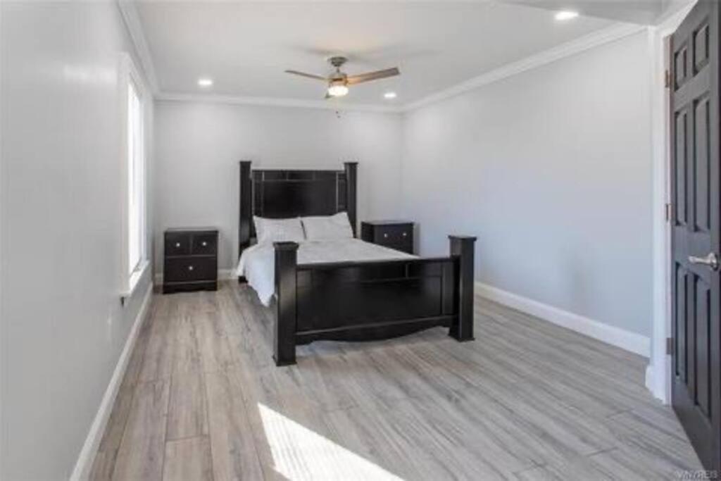 Home Away From Home On Lasalle - 3 Bd 2 Bth Slps 6 Niagara Falls Kültér fotó