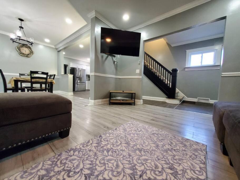 Home Away From Home On Lasalle - 3 Bd 2 Bth Slps 6 Niagara Falls Kültér fotó